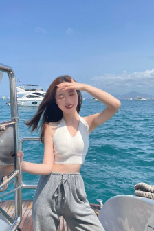 新任女教师我要你爱详情介绍